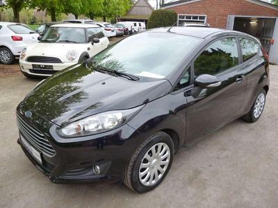 Gebraucht Ford Fiesta Trend 82 PS (60 kW) 2013 Pantherschwarz metallic Kleinwagen
