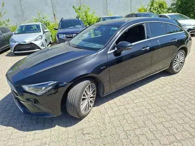 Gebraucht Mercedes CLA250e 160 PS (117 kW) 2021 Schwarz Coupé