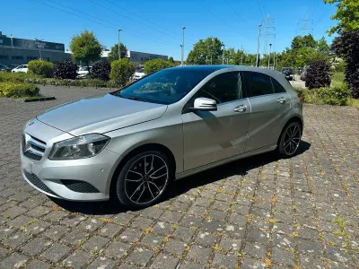 Brugt Mercedes A180 122 HK (89 kW) 2014 Sølv Hatchback