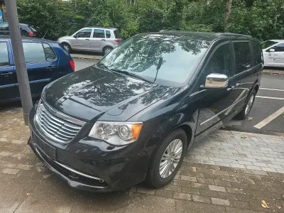 Gebraucht Lancia Voyager 163 PS (119 kW) 2013 Schwarz Van / Kleinbus