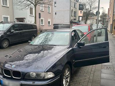 Blau Gebraucht 1999 BMW 523 Limousine | 2.300 € (Guter Preis)