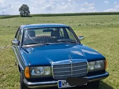 Gebraucht Mercedes 230 136 PS (100 kW) 1984 Blau Limousine