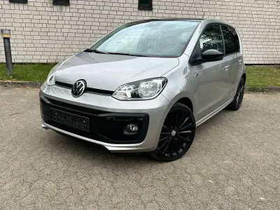Używany VW up! R-line 65 KM (47 kW) 2022 Srebrny Hatchback