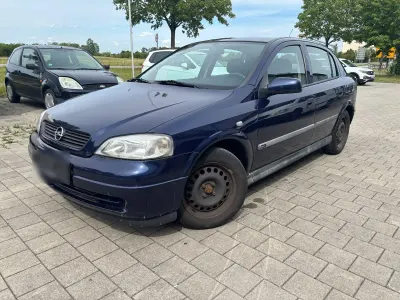 Gebraucht Opel Astra 75 PS (55 kW) 1999 Blau Limousine