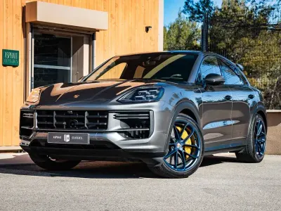 Gebraucht Porsche Cayenne Turbo E-Hybrid 740 PS (544 kW) 2024 Grau SUV