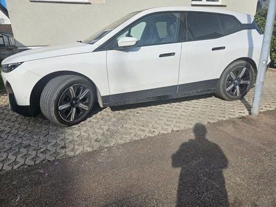 Gebraucht BMW iX Sport Line 239 kW (326 PS) 2022 Weiß SUV
