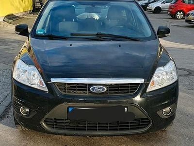 Gebraucht Ford Focus 100 PS (73 kW) 2011 Schwarz Limousine