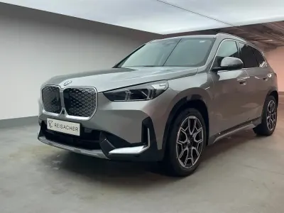 Neu BMW iX1 xLine 230 kW (313 PS) 2026 Spacesilber metallic SUV
