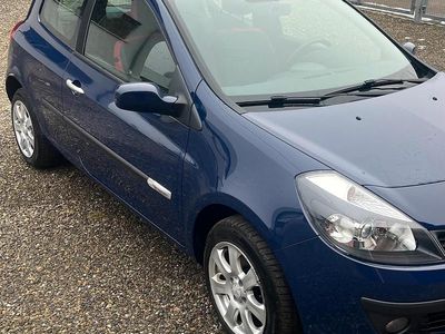 Gebraucht Renault Clio II 75 PS (55 kW) 2007 Blau Kleinwagen