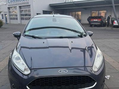 Grau Gebraucht 2014 Ford Fiesta SYNC Edition Kleinwagen | 7.050 € (Etwas zu teuer)