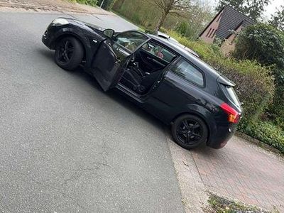 Usado Kia Ceed Sport 125 HP (91 kW) 2009 Preto Citadino