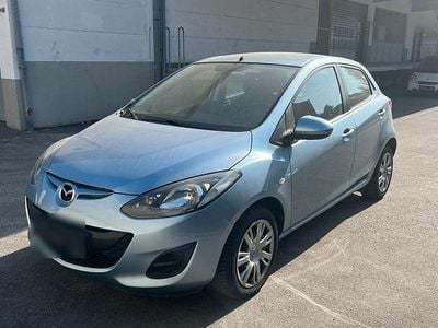 Begagnad Mazda 2 100 HK (73 kW) 2012 Blå Halvkombi