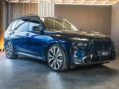 Nouă BMW X7 Sport Line 352 CP (258 kW) 2026 Negru SUV