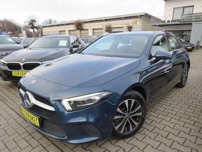 Gebraucht Mercedes A200 Style 150 PS (110 kW) 2020 Denimblau  metalliclack Kleinwagen