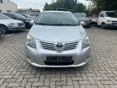 Gebraucht Toyota Avensis 150 PS (110 kW) 2012 Silber Kombi