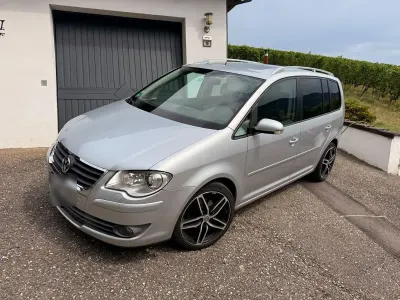 Gebraucht VW Touran 140 PS (102 kW) 2009 Silber Van / Kleinbus