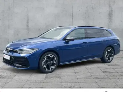 Gebraucht VW Passat R-line 193 PS (141 kW) 2025 Blau Kombi