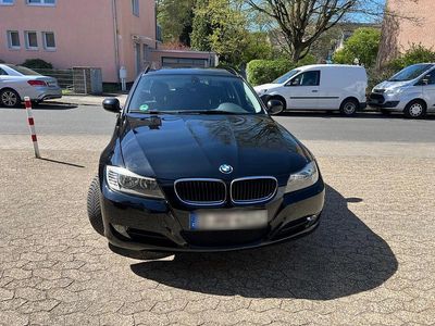 Usata BMW 318 143 CV (105 kW) 2011 Nero Station wagon
