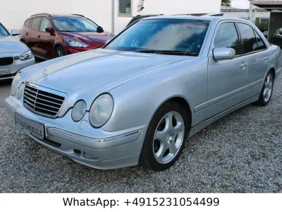 Second-hand Mercedes E220 Avantgarde 143 CP (105 kW) 2001 Argintiu Berlinǎ