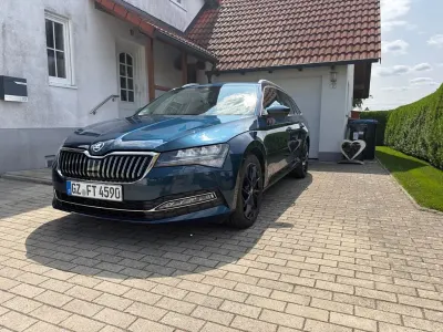 Gebraucht Skoda Superb SportLine 200 PS (147 kW) 2023 Blau Limousine