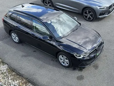 Second-hand VW Golf VIII Life 150 CP (110 kW) 2022 Negru Break
