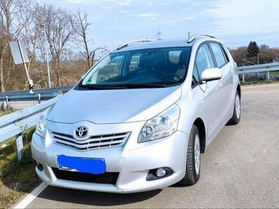 gebraucht Toyota Verso 2.0l D-4D - 7 Sitzer