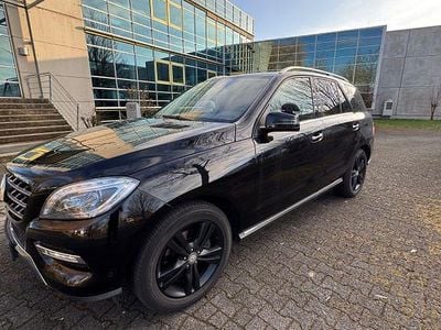 Second-hand Mercedes ML350 258 CP (189 kW) 2014 Negru SUV