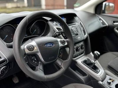 Gebraucht Ford Focus 105 PS (77 kW) 2011 Weiß Kombi