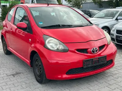Brugt Toyota Aygo 68 HK (50 kW) 2006 Rød Hatchback