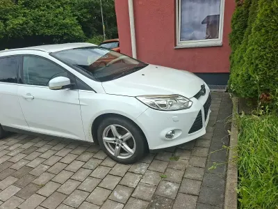 Gebraucht Ford Focus 163 PS (119 kW) 2012 Weiß Kombi