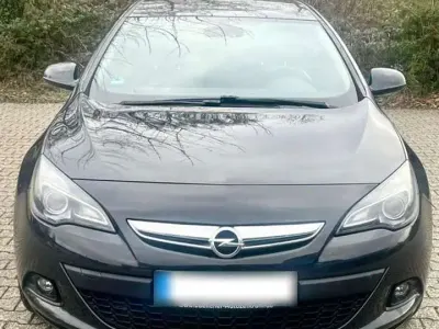 Gebraucht Opel Astra Sport 140 PS (102 kW) 2012 Schwarz Limousine