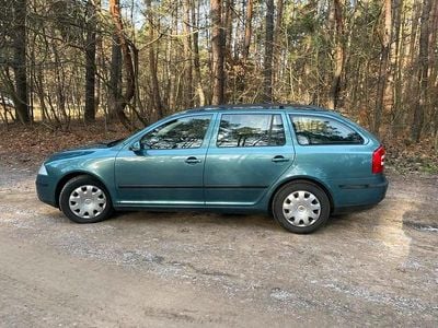 Grün Gebraucht 2006 Skoda Octavia Kombi | 1.999 €