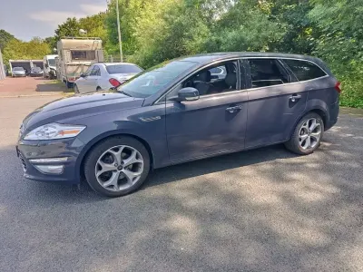 Gebraucht Ford Mondeo Titanium 140 PS (102 kW) 2013 Blau Kombi