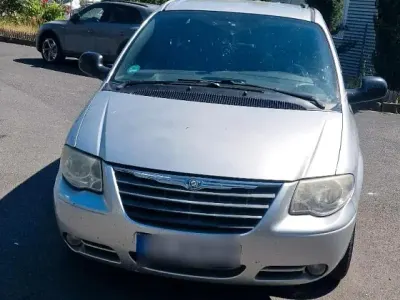 Gebraucht Chrysler Grand Voyager 150 PS (110 kW) 2005 Silber Van / Kleinbus