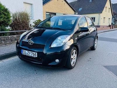 Schwarz Gebraucht 2010 Toyota Yaris Limousine | 3.400 € (Fairer Preis)