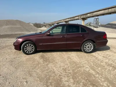 Gebraucht Mercedes E220 224 PS (164 kW) 2008 Rot Limousine