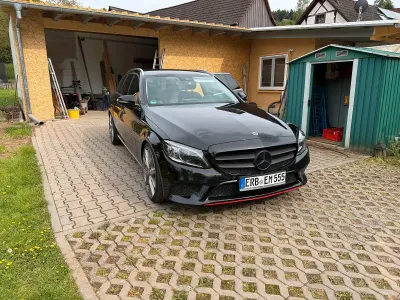 Gebraucht Mercedes C300 258 PS (189 kW) 2018 Schwarz Kombi