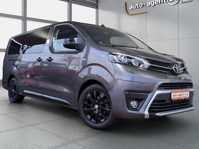 Grau Gebraucht 2021 Toyota Verso Executive Van / Kleinbus | 30.990 €