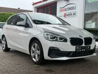 Używany BMW 218 Advantage 150 KM (110 kW) 2020 Biały Kombi