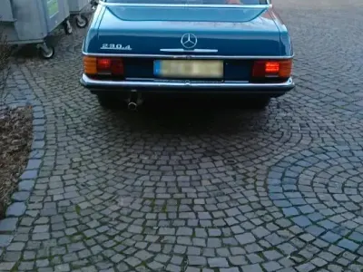 Gebraucht Mercedes W115 110 PS (80 kW) 1975 Blau Limousine
