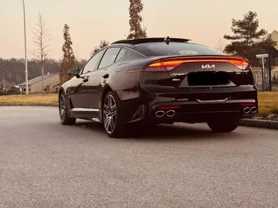 Gebraucht Kia Stinger GT 366 PS (269 kW) 2023 Schwarz Kleinwagen