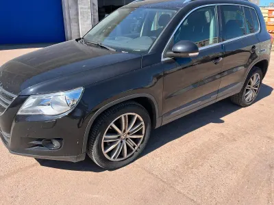 Second-hand VW Tiguan 140 CP (102 kW) 2007 Negru SUV