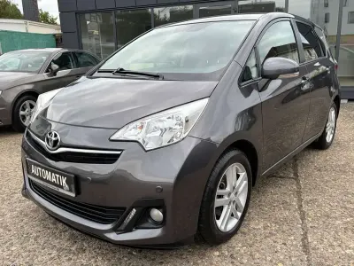 Gebraucht Toyota Verso-S 99 PS (72 kW) 2014 Grey metallic Van / Kleinbus