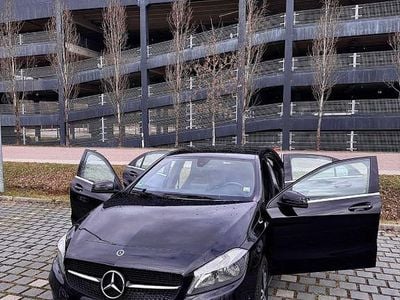 Gebraucht Mercedes A180 Style 122 PS (89 kW) 2017 Schwarz Limousine