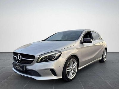 Usata Mercedes A180 Night 122 CV (89 kW) 2017 Argento Berlina