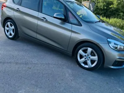 Gebraucht BMW 218 136 PS (100 kW) 2017 Grau Kombi