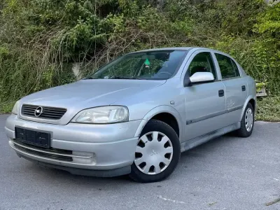Usado Opel Astra 75 HP (55 kW) 1999 Sedan