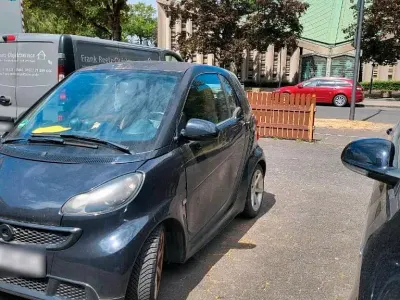Gebraucht Smart ForTwo Coupé 61 PS (44 kW) 2012 Schwarz Coupé