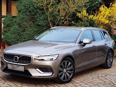 Gebraucht Volvo V60 Inscription 253 PS (186 kW) 2021 Pebble grey / metallic (metallic) Kombi