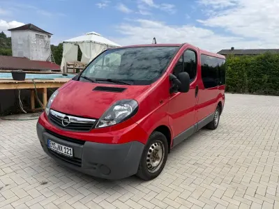 Gebraucht Opel Vivaro 114 PS (83 kW) 2009 Rot Van / Kleinbus
